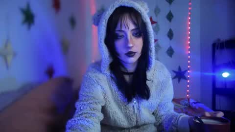 Snapshot of brandy_queen chatting on 12-19-25, 10:44 Aurorabut ur dad just calls me Rory online show from 12-19-25, 10:44