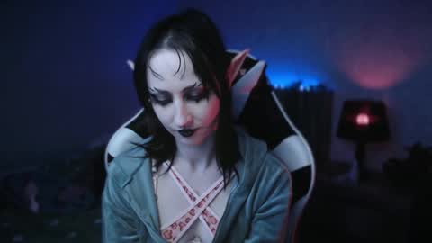 Snapshot of brandy_queen chatting on 03-10-26, 10:20 Aurorabut ur dad just calls me Rory online show from 03-10-26, 10:20