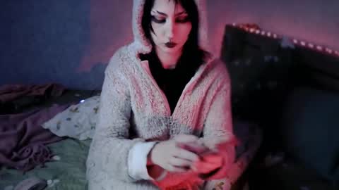 Snapshot of brandy_queen chatting on 03-12-26, 11:27 Aurorabut ur dad just calls me Rory online show from 03-12-26, 11:27