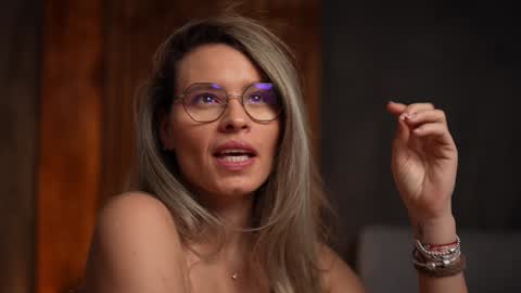 Snapshot of brandywhite chatting on 12-17-24, 05:07 Alex online show from 12-17-24, 05:07