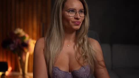 Snapshot of brandywhite chatting on 01-19-25, 04:44 Alex online show from 01-19-25, 04:44