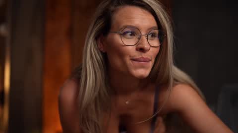 Snapshot of brandywhite chatting on 01-19-25, 07:46 Alex online show from 01-19-25, 07:46