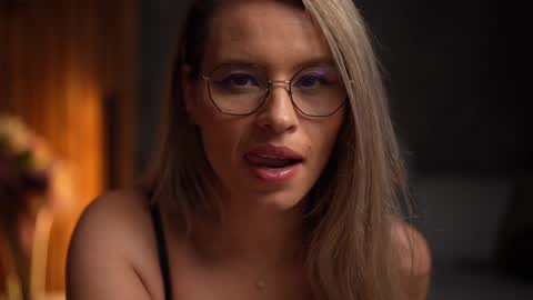 Snapshot of brandywhite chatting on 02-05-25, 04:48 Alex online show from 02-05-25, 04:48