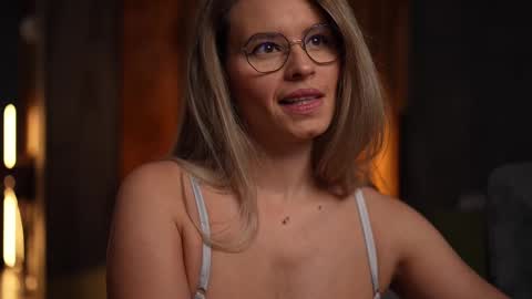 Snapshot of brandywhite chatting on 02-15-25, 04:58 Alex online show from 02-15-25, 04:58