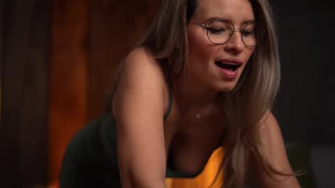 Snapshot of brandywhite chatting on 03-06-25, 04:41 Alex online show from 03-06-25, 04:41