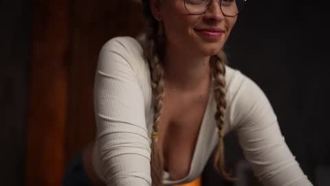 Snapshot of brandywhite chatting on 09-13-25, 06:46 Alex online show from 09-13-25, 06:46