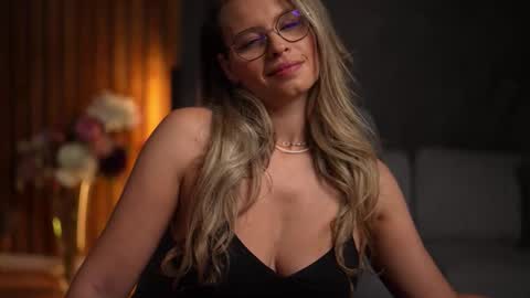 Snapshot of brandywhite chatting on 10-14-25, 04:13 Alex online show from 10-14-25, 04:13