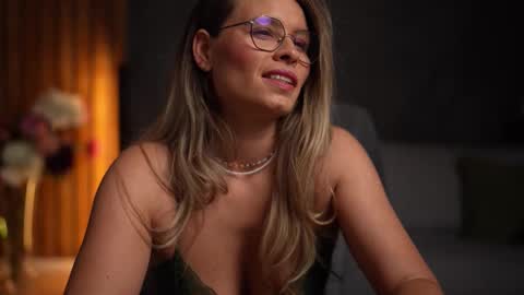 Snapshot of brandywhite chatting on 10-15-25, 04:34 Alex online show from 10-15-25, 04:34