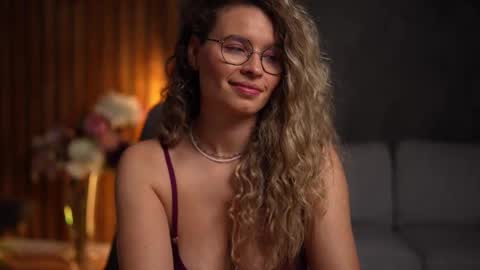 Snapshot of brandywhite chatting on 11-08-25, 05:18 Alex online show from 11-08-25, 05:18