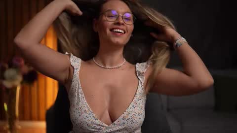 Snapshot of brandywhite chatting on 11-17-25, 05:02 Alex online show from 11-17-25, 05:02