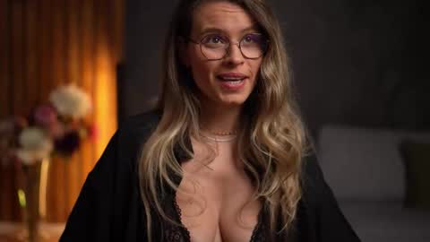 Snapshot of brandywhite chatting on 11-22-25, 05:17 Alex online show from 11-22-25, 05:17