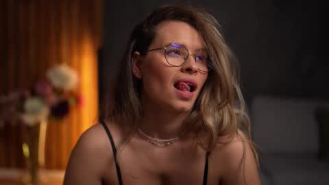 Snapshot of brandywhite chatting on 11-30-25, 05:55 Alex online show from 11-30-25, 05:55