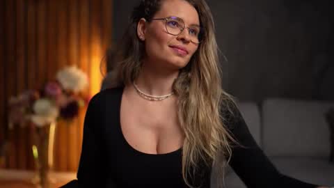 Snapshot of brandywhite chatting on 12-04-25, 06:01 Alex online show from 12-04-25, 06:01