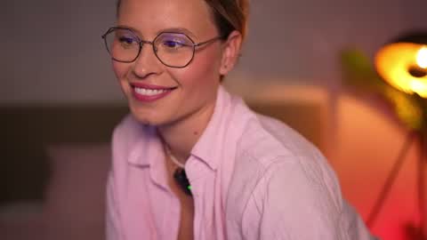 Snapshot of brandywhite chatting on 07-23-26, 05:16 Alex online show from 07-23-26, 05:16