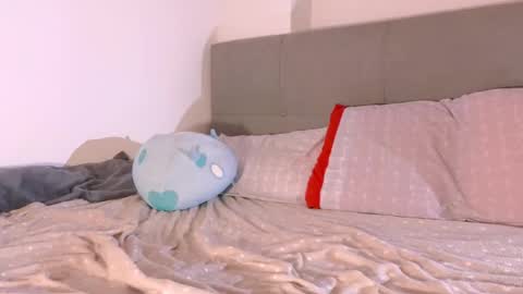 Snapshot of bratty_bun chatting on 02-13-25, 07:10 Annie online show from 02-13-25, 07:10