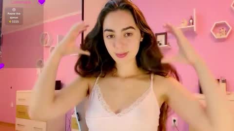 Snapshot of bratty_bun chatting on 10-19-25, 05:24 Annie online show from 10-19-25, 05:24