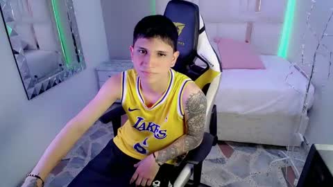 Snapshot of brayan_lopezz chatting on 01-07-25, 04:37 BRAYAN online show from 01-07-25, 04:37