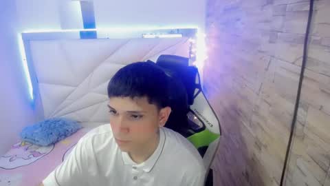 Snapshot of brayan_lopezz chatting on 01-17-25, 01:03 BRAYAN online show from 01-17-25, 01:03