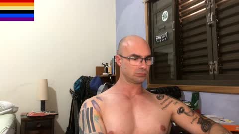 Snapshot of braziliannakedguy chatting on 02-01-25, 06:51 Fabio online show from 02-01-25, 06:51