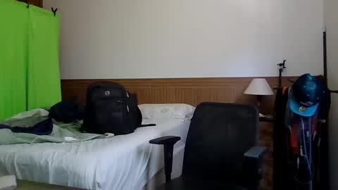 Snapshot of braziliannakedguy chatting on 10-24-25, 01:29 Fabio online show from 10-24-25, 01:29