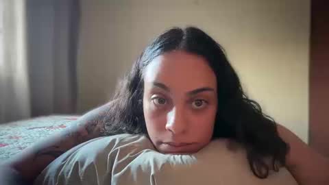 Snapshot of braziliantgirl chatting on 09-10-25, 08:31 Thalia online show from 09-10-25, 08:31