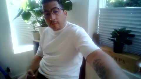 Snapshot of breakingbad84 chatting on 06-25-26, 02:43 breakingbad84 online show from 06-25-26, 02:43