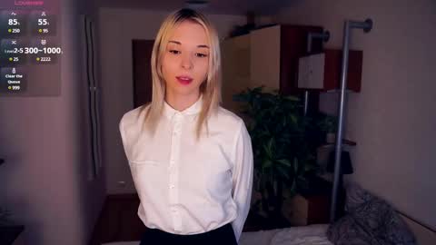 Mia Bunyard online show from 03-11-25, 04:40