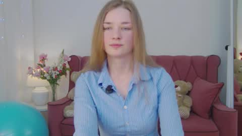 Snapshot of bree_sky chatting on 03-31-26, 01:44 Bree online show from 03-31-26, 01:44