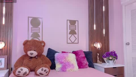 Bree  online show from 04-12-26, 01:05