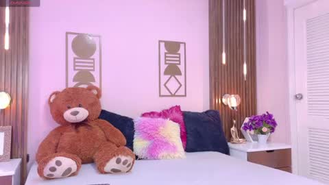 Bree  online show from 04-18-26, 01:59