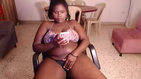 Snapshot of breestaarrs chatting on 01-12-25, 04:00 Valentina online show from 01-12-25, 04:00