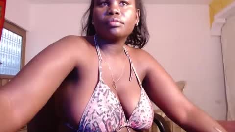 Snapshot of breestaarrs chatting on 01-12-25, 11:17 Valentina online show from 01-12-25, 11:17