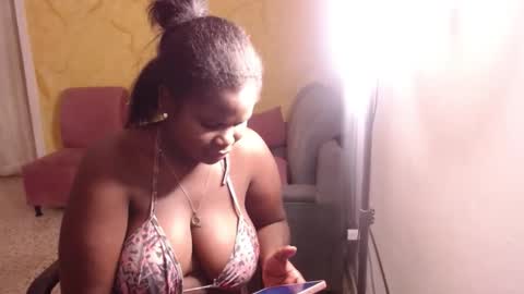 Snapshot of breestaarrs chatting on 02-24-25, 07:00 Valentina online show from 02-24-25, 07:00