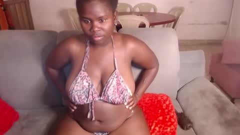 Snapshot of breestaarrs chatting on 11-07-25, 08:14 Valentina online show from 11-07-25, 08:14