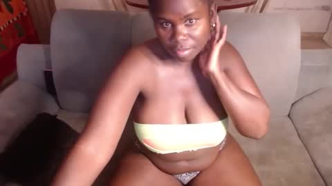 Snapshot of breestaarrs chatting on 11-19-25, 07:19 Valentina online show from 11-19-25, 07:19