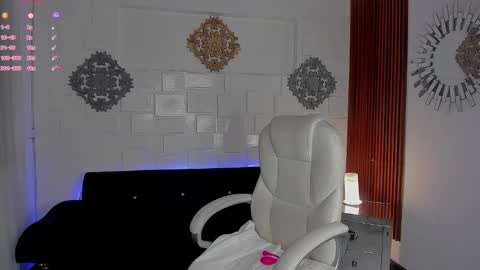 Snapshot of breex_ chatting on 01-15-25, 11:19 Breex online show from 01-15-25, 11:19