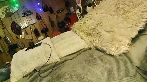 Snapshot of breezywinds963 chatting on 10-09-25, 01:42 breezywinds963 online show from 10-09-25, 01:42