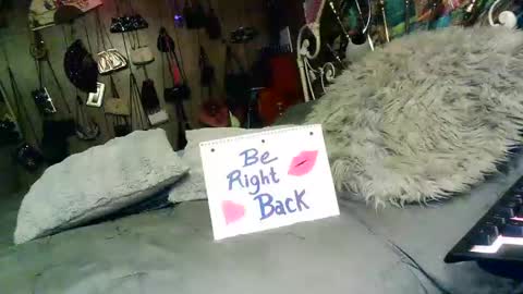 Snapshot of breezywinds963 chatting on 10-31-25, 07:48 breezywinds963 online show from 10-31-25, 07:48