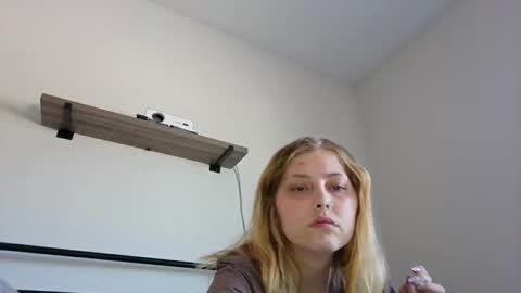 Snapshot of breezyxlove chatting on 04-21-26, 04:12 Breezyxlove online show from 04-21-26, 04:12