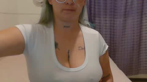 Snapshot of brenda__martin chatting on 12-18-25, 03:56 brenda__martin online show from 12-18-25, 03:56