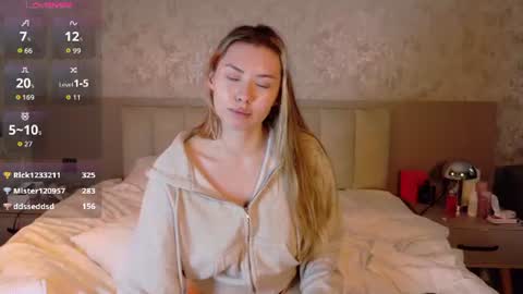 Snapshot of brenda_m00n chatting on 07-15-26, 08:36 Brenda online show from 07-15-26, 08:36