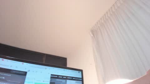 Snapshot of brenda_n_stevenn chatting on 06-11-26, 12:32 Brenda and Stevenn online show from 06-11-26, 12:32