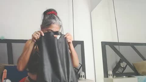 BRENDA VELASQUEZ online show from 09-19-25, 09:04