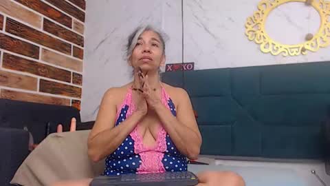 BRENDA VELASQUEZ online show from 11-30-25, 01:37