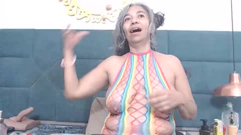 BRENDA VELASQUEZ online show from 04-19-26, 06:21