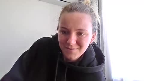 Snapshot of brendaaryas chatting on 04-25-26, 11:57 Brenda online show from 04-25-26, 11:57