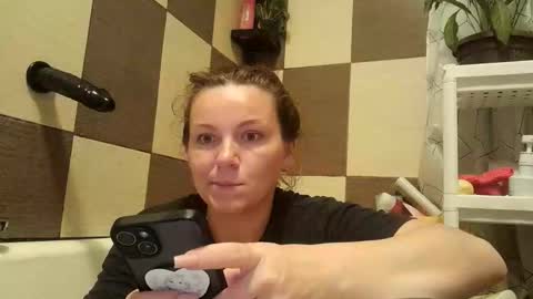 Snapshot of brendaaryas chatting on 05-04-26, 07:32 Brenda online show from 05-04-26, 07:32