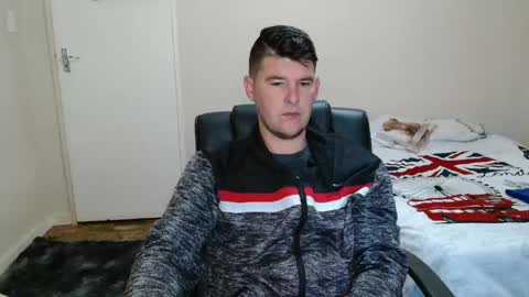 Snapshot of brendansexyboy098754 chatting on 05-11-26, 04:40 ask me lol online show from 05-11-26, 04:40