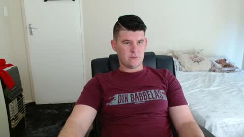 Snapshot of brendansexyboy098754 chatting on 05-28-26, 10:01 ask me lol online show from 05-28-26, 10:01