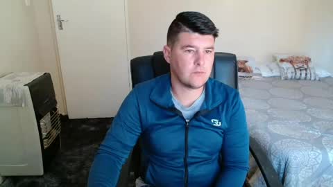 Snapshot of brendansexyboy098754 chatting on 06-01-26, 06:15 ask me lol online show from 06-01-26, 06:15